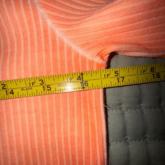 Easel lace trim ribbed top. Size Large. GUC - Picture 10 of 11